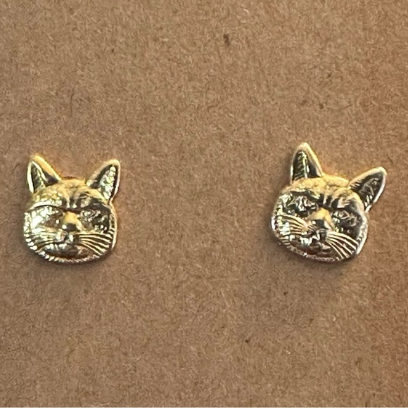 Other - Charming Gold Cat Face Stud Earrings